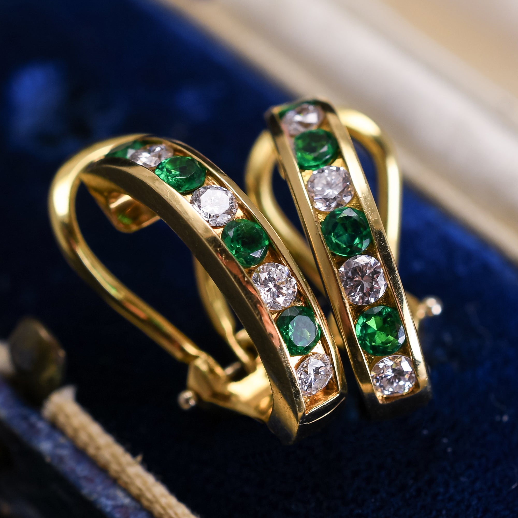 Elsa Peretti® Diamond Hoop three-row ring in platinum with diamonds. |  Tiffany & Co.