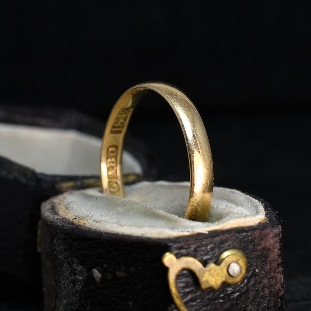 Victorian Scottish 18k Gold Slim Wedding Band