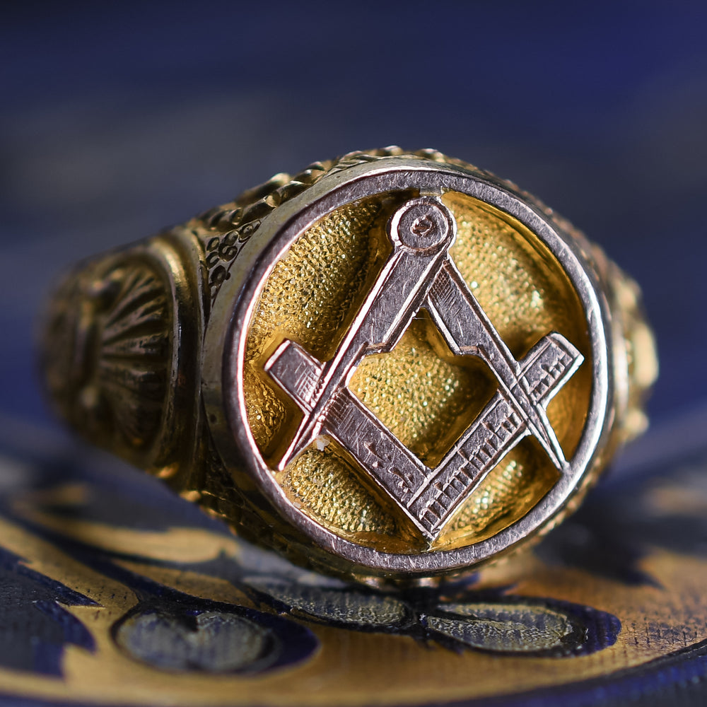 Victorian 18k Gold Masonic Signet Ring