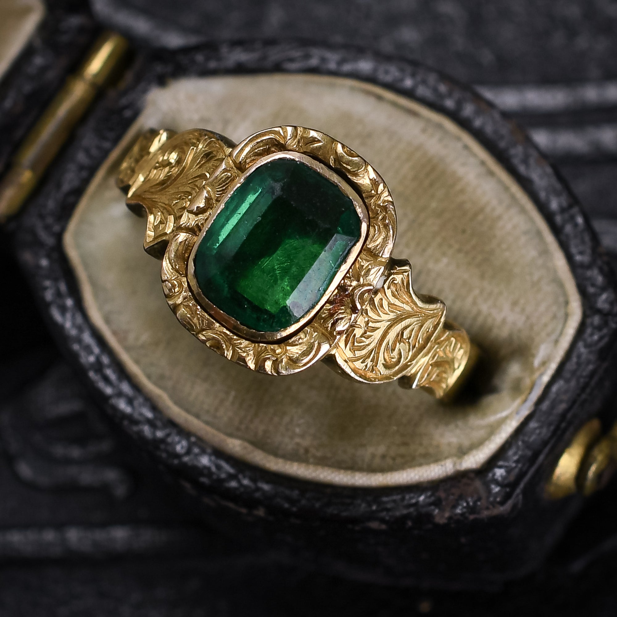Buy Beautiful Single Stone Gold Rings |GRT Jewellers