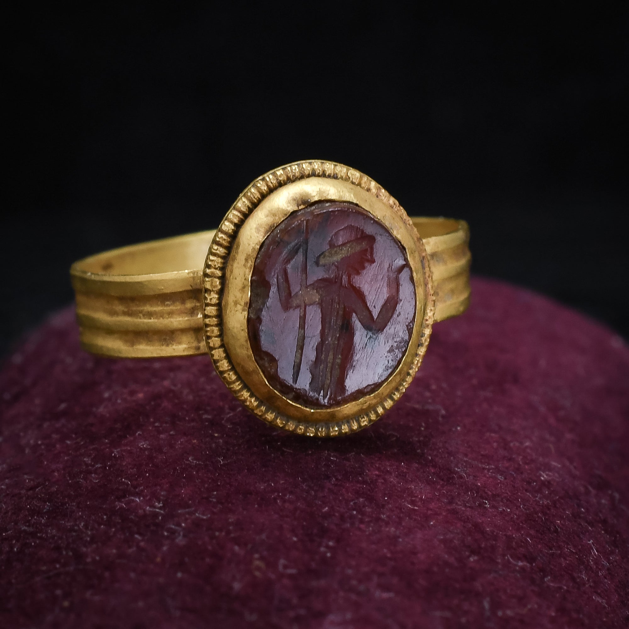 Steel ring in gold-rose design – Roman numerals, stripe with black glaze, 6  mm | Jewellery Eshop EU