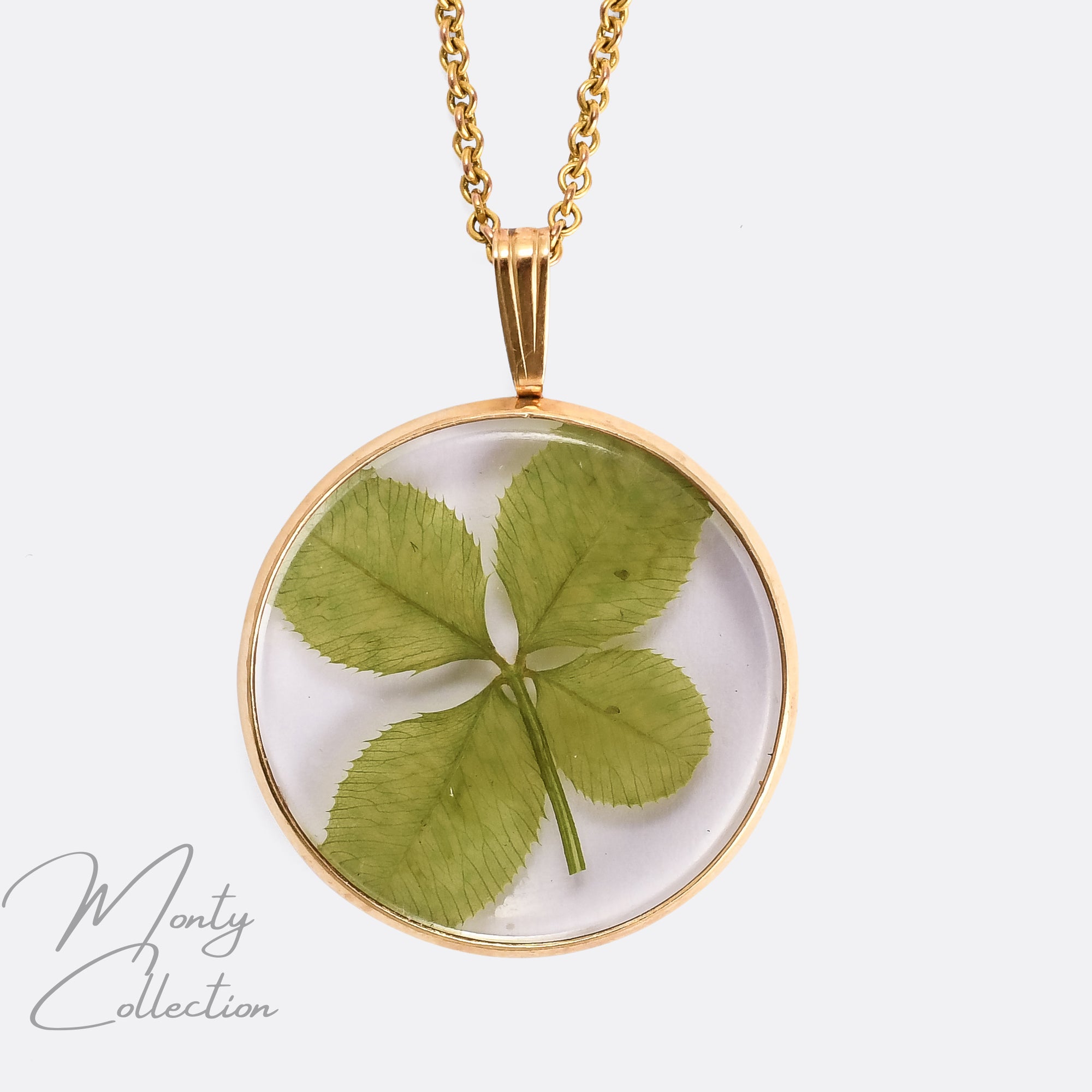 Dior Four Leaf Clover Flower necklace. Want!!!! | Clover jewelry, Jewelry  trends, Fashion jewelry wholesale